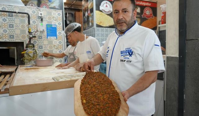 Lahmacuna yabancı turistlerden yoğun ilgi