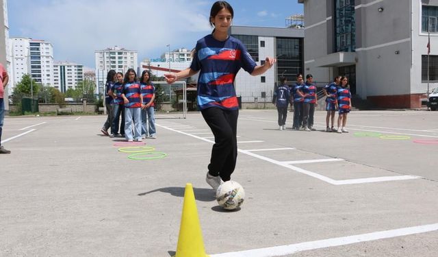 Diyarbakır’ın Kız Futbol Takımı Türkiye finallerinde