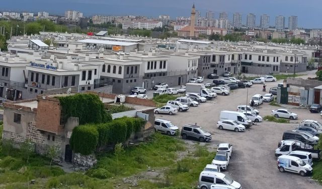 Diyarbakır Sur’da şok iddia; Depremzede diyerek konutları işgal ettiler!