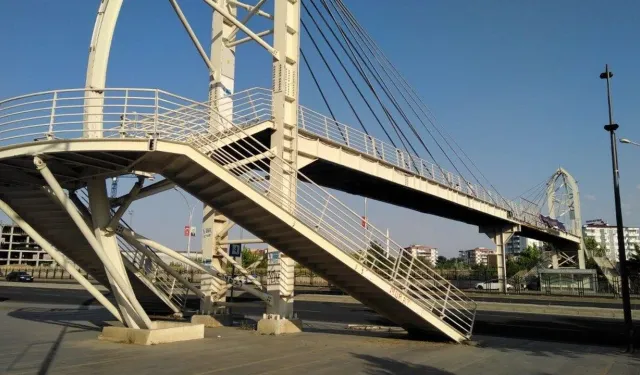 Diyarbakır’da üst geçitlerde erişilebilirlik krizi: Engelliler ve yaşlılar mağdur