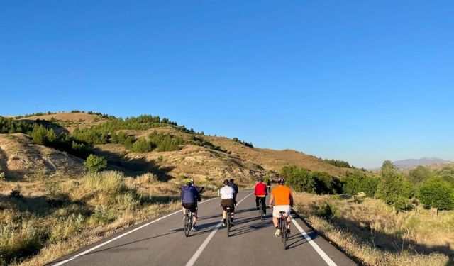 Bisiklet tutkunları Elazığ’da buluştu