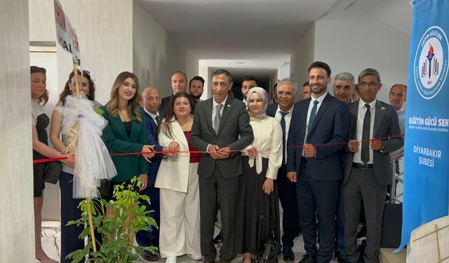Eğitim Gücü Sen Genel Başkanı Özat Öz Diyarbakır’a konuştu; Öğretmen derse aç giriyor