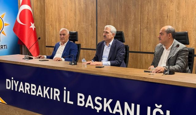 AK Parti Diyarbakır’da veda günü: İler teşkilatla helalleşti