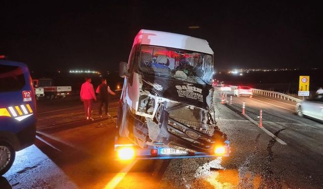 Siverek’te minibüs ile arazöz çarpıştı: Çok sayıda yaralı