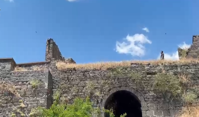 Diyarbakır Surlarında intihar girişimi