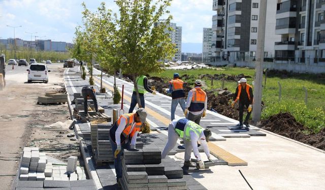Diyarbakır’ın o caddesi baştan sona yenileniyor