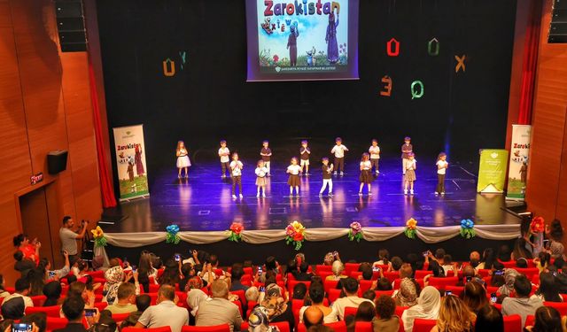Diyarbakır’da Zarokistan kreşlerinde yıl sonu coşkusu