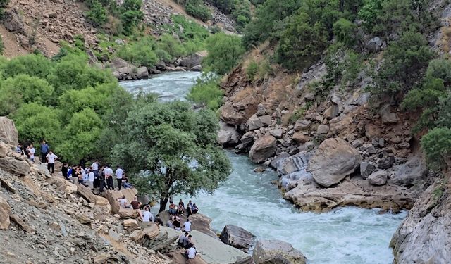 Diyarbakır Özel Timi çayda kayıp şahıs için seferber oldu
