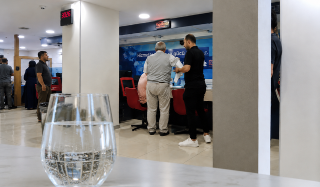 Diyarbakır'da banka kuyruğunda anlamlı jest