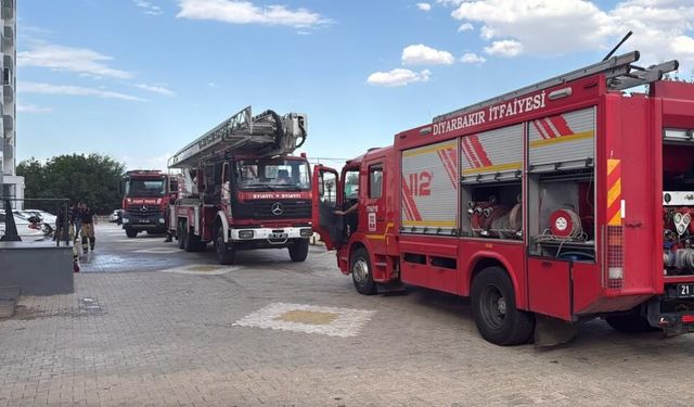 Diyarbakır'da 14 katlı apartmanda yangın