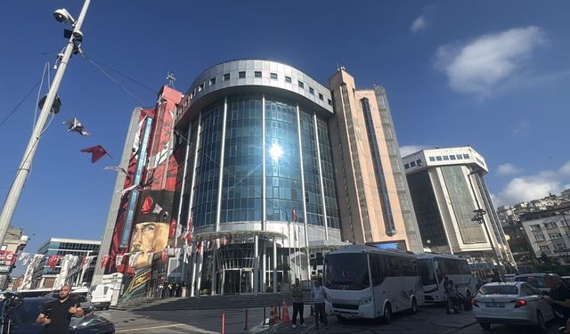 İzmit Belediyesi'ne yolsuzluk soruşturması: 31 gözaltı