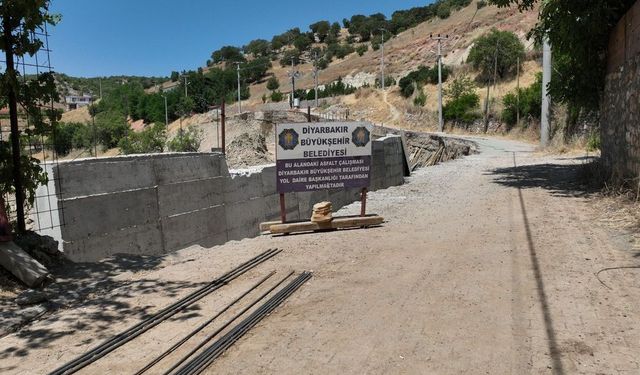 Diyarbakır’da kırsal mahalle yolları yenileniyor