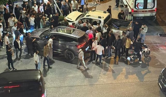 Tatvan'da araçlar bir birine girdi: Yaralılar var