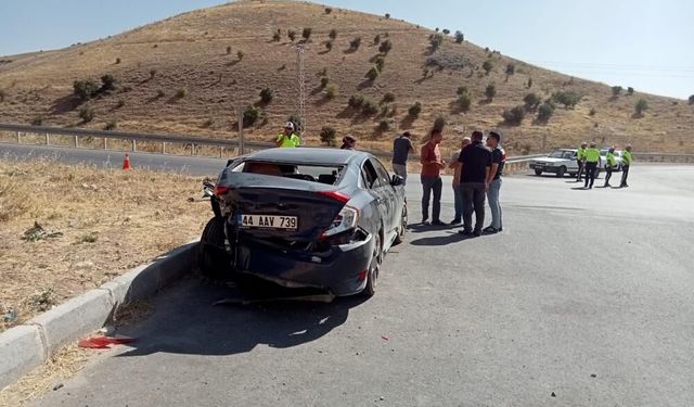 İki otomobil çarpıştı: Çok sayıda yaralı var