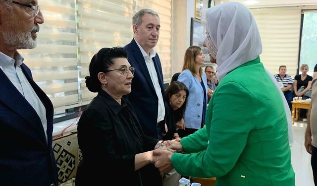 AK Parti Diyarbakır Milletvekili Kepolu ’dan Zana’nın ailesine taziye ziyareti
