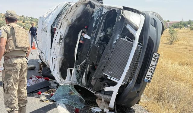 Diyarbakır'da minibüs kazasında an kaybı 7'ye yükseldi