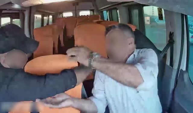 Minibüste küfür, hakaret ve yumruk