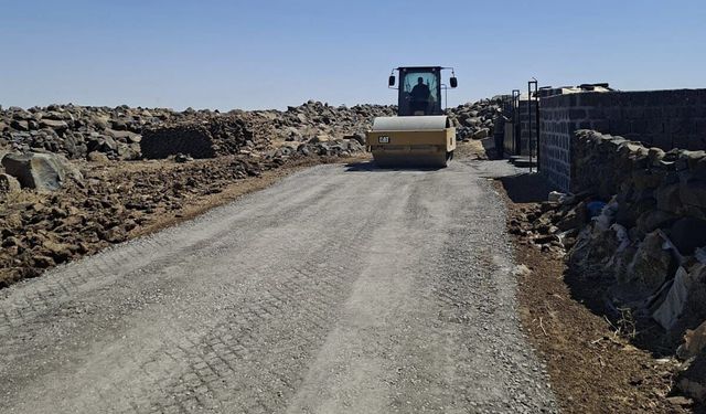 Diyarbakır’da ulaşımı rahatlatacak çalışma: Yollar yenilendi