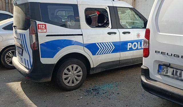 Polis aracına zarar verdiği için tutuklandı