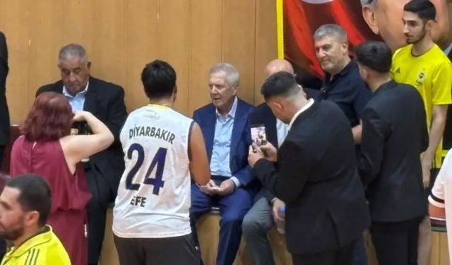Aziz Yıldırım’dan Amedspor maçı öncesi Diyarbakır’a sürpriz ziyaret
