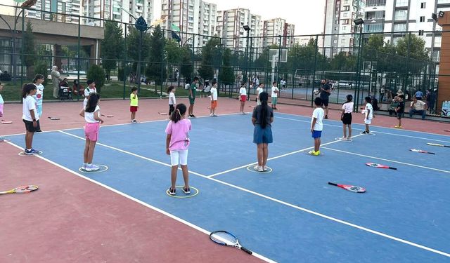 Diyarbakır’da 20 bin öğrenci sporla buluştu