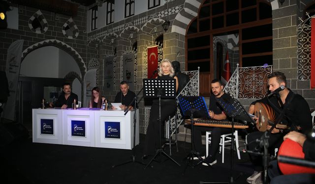 ‘Yaş Otuz Beş’in unutulmaz şairi Diyarbakır’da böyle anıldı