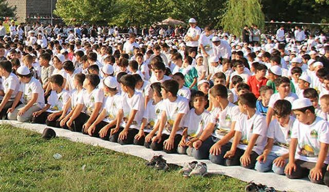 Diyarbakır’da çocuklar namazla buluştu