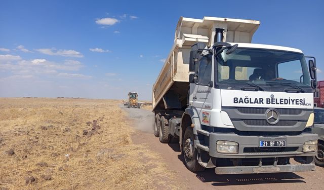Diyarbakır Bağlar’da Kışla Mezrası’nın yolları yenilendi