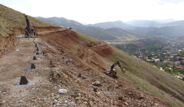 Bitlis'te çığ riskine karşı  önlem alınıyor