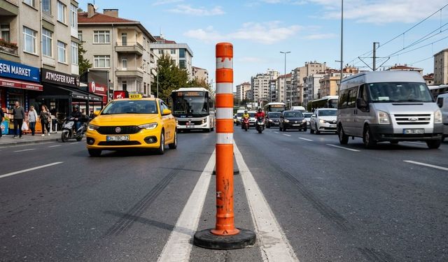 Tabanlı Delinatör: Zemini Delmeden Trafiği Yönlendirmenin Pratik Yolu
