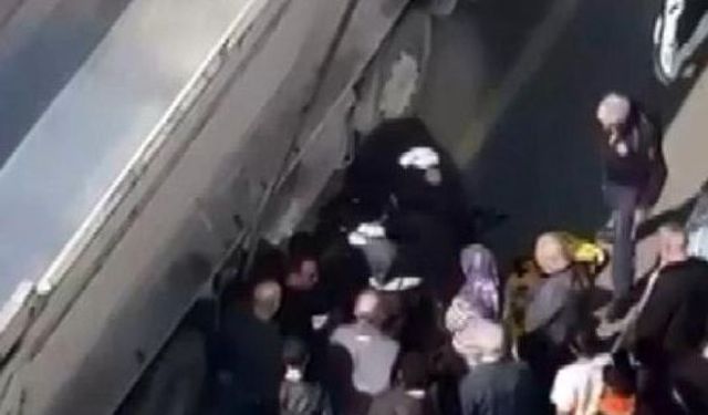 Kamyonun altında kaldılar