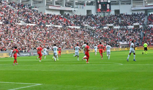 Amedspor-Konyaspor maçında ilk yarı golsüz beraberlik