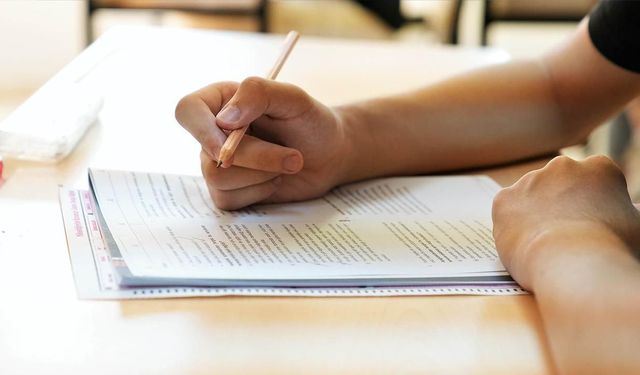 Okullarda yazılı sınavlarda yeni sistem: MEB takvimi açıkladı
