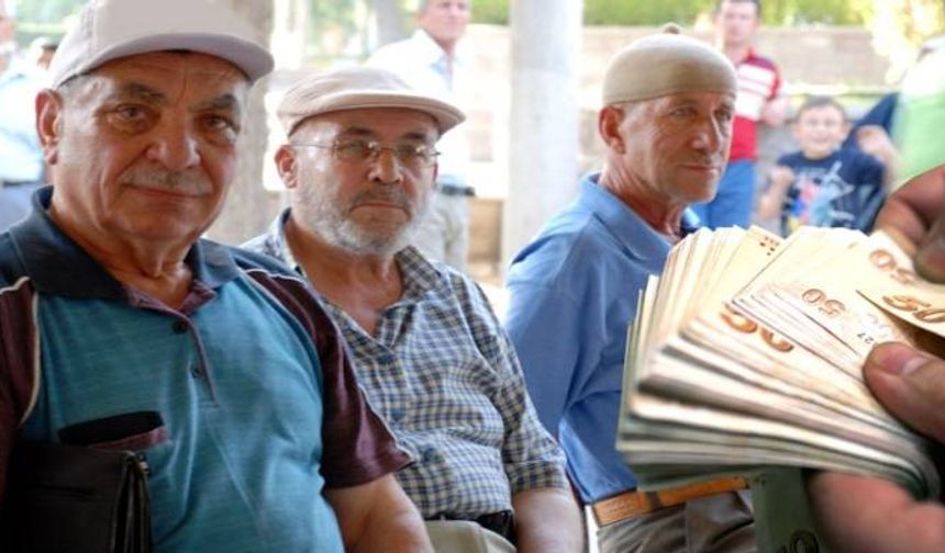Emeklilere Çifte Destek Müjdesi: Temmuz’da Maaş Artışı ve Promosyon Rekoru Geliyor