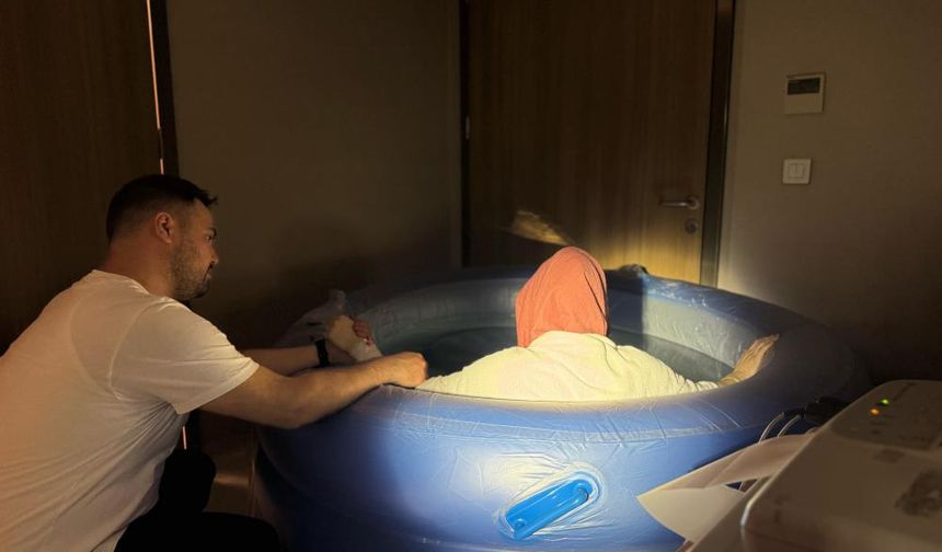 Diyarbakır’da suda doğumla gelen mucize!