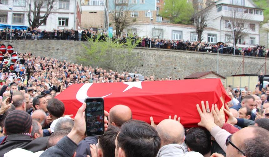 Volkan Konak’ın cenazesi namazın kılınacağı alana getirildi