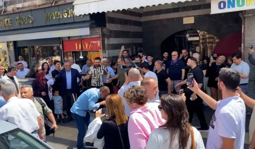 PKK'nın fesih kararı sonrası Diyarbakır'da kutlamalar başladı