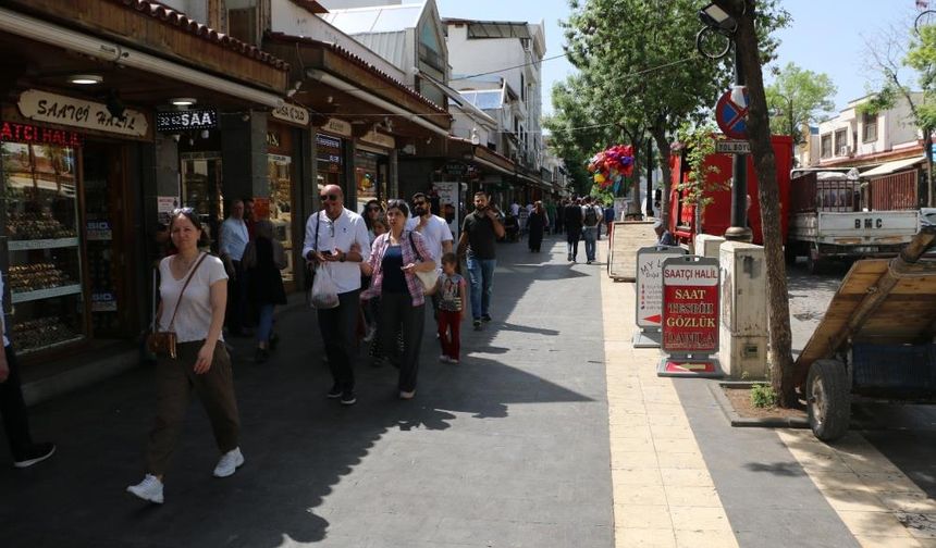 PKK’nın fesih kararı Diyarbakır’da nasıl karşılandı?