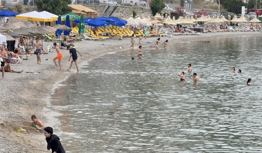 Havaların ısınmasıyla vatandaşlar denize akın etti