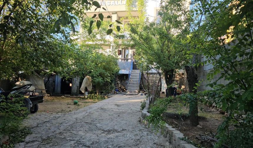Diyarbakır’da bir baba çocuklarını ve kendisini bıçakla yaraladı