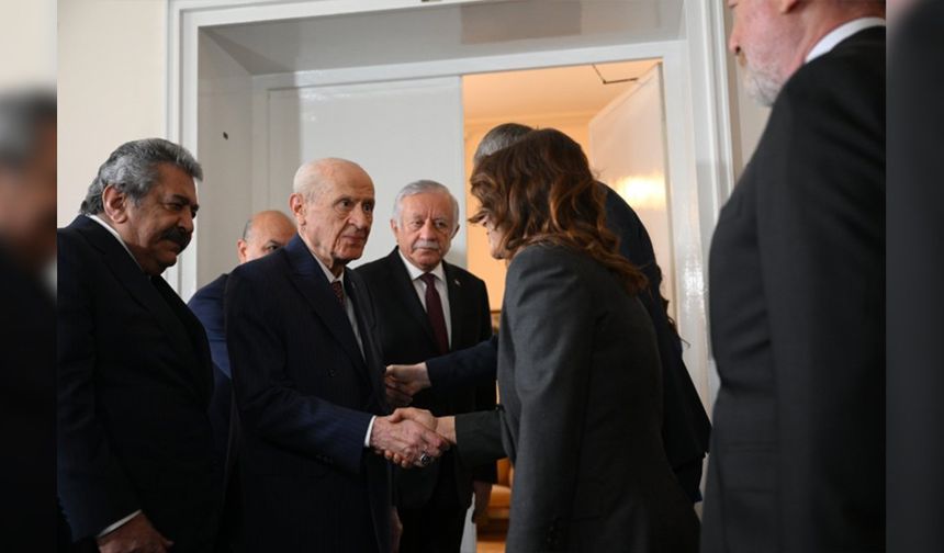 MHP, DEM Parti heyetini kabul etti