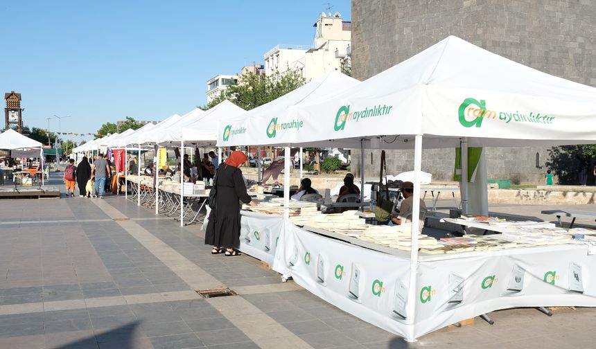Diyarbakır'da Kürtçe Kitap Günleri sona erdi