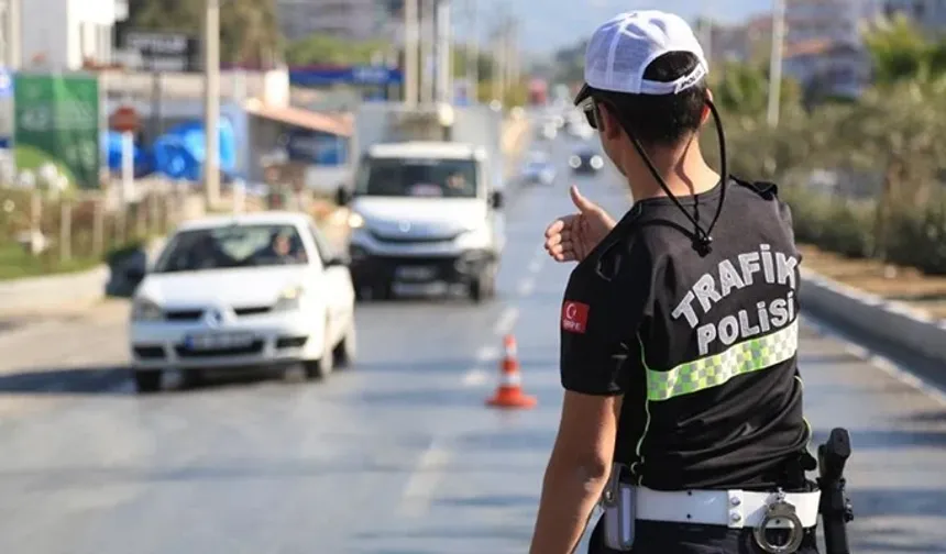 Trafik o hatayı affetmedi; Sürücüye 2 bin 979 lira ceza
