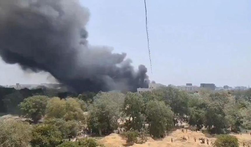 Hindistan’da 242 yolcusu bulunan uçak düştü