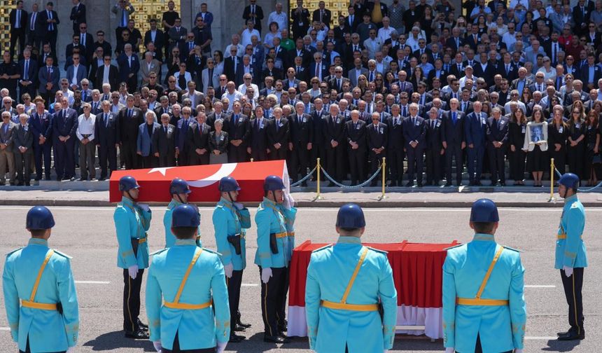 CHP eski Genel Başkanı Öymen için Meclis'te tören düzenlendi