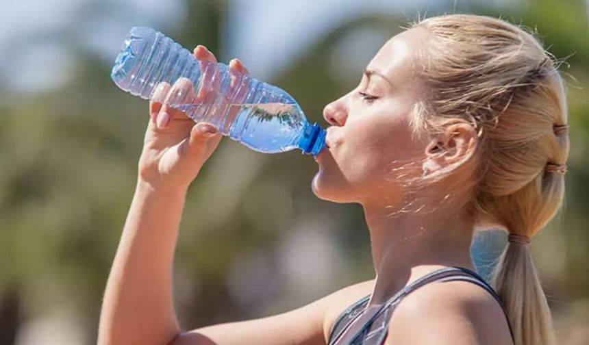 Kısa sürede 8 litre su içti, beyin hücreleri şişti