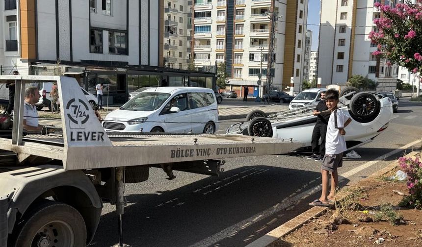 Diyarbakır’da iki otomobil çarpıştı: 1 yaralı