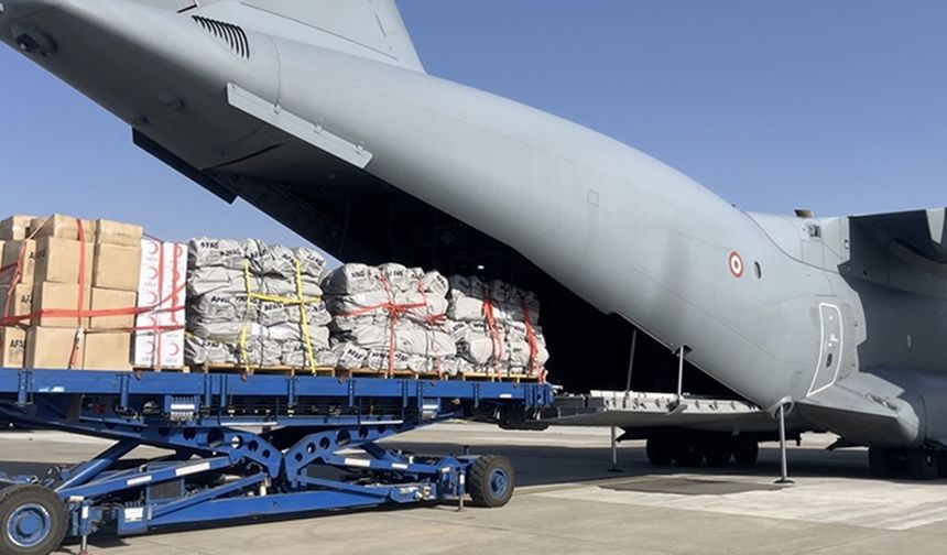Türkiye’den Afganistan’a yardım uçağı gönderildi