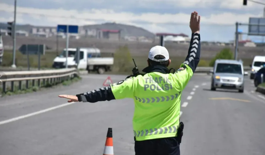 Kış Lastiği Zorunluluğu Başlıyor: Takmayan Sürücülere Ağır Ceza!
