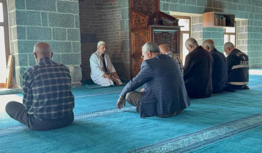 Diyarbakır’da tarihi camide sular kesildi, cemaat mağdur